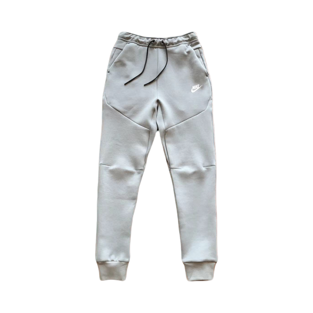 TECH FLEECE